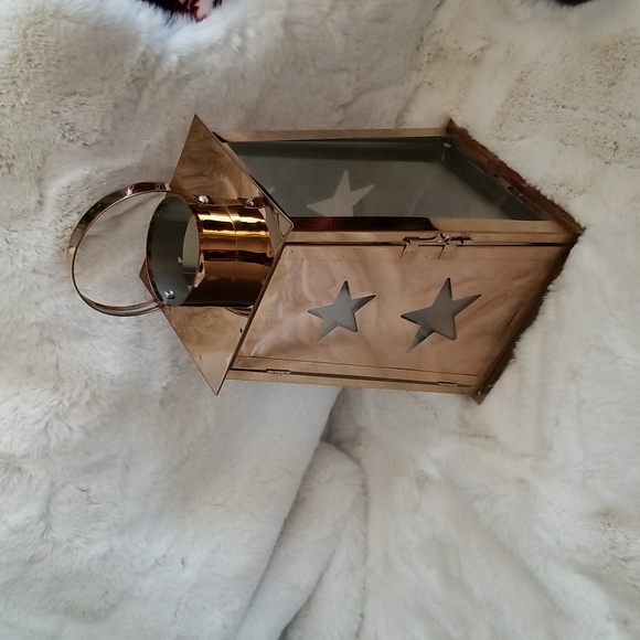 Lantern 18 inches tall - Picture 2 of 7